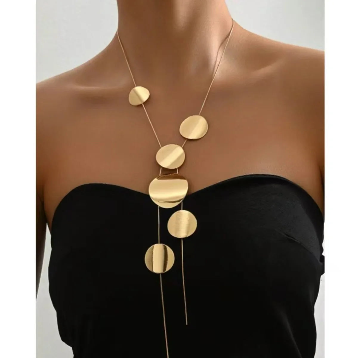 Large Round Pendant Long Necklace for Women - Stylish Collarbone Chain with Unique Personality