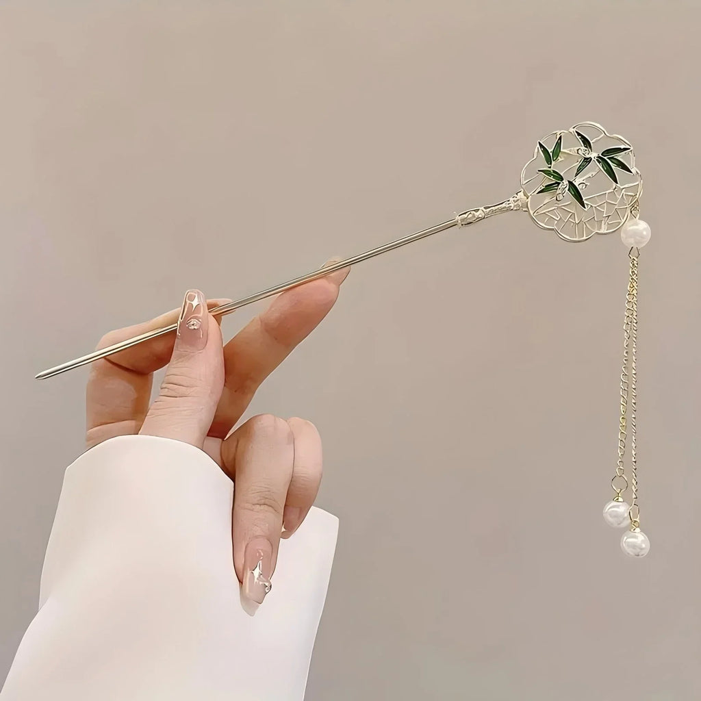 Traditional Chinese Hair Clip with Tassel and Floral Design Elegant Hairpin Accessory for Women