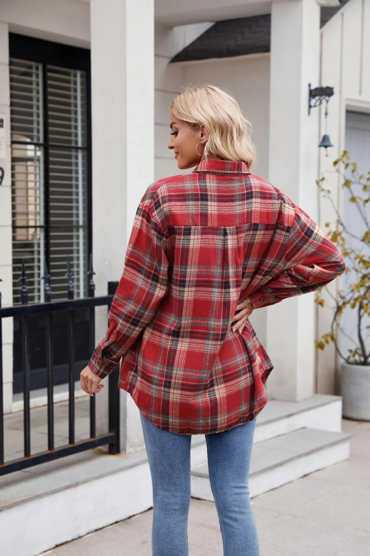 Women Plaid Button Up Shirt Loose Fit Warm Long Sleeve Casual Blouse with Pockets Autumn Winter Checkered Top Preppy Y2K Harajuku Style