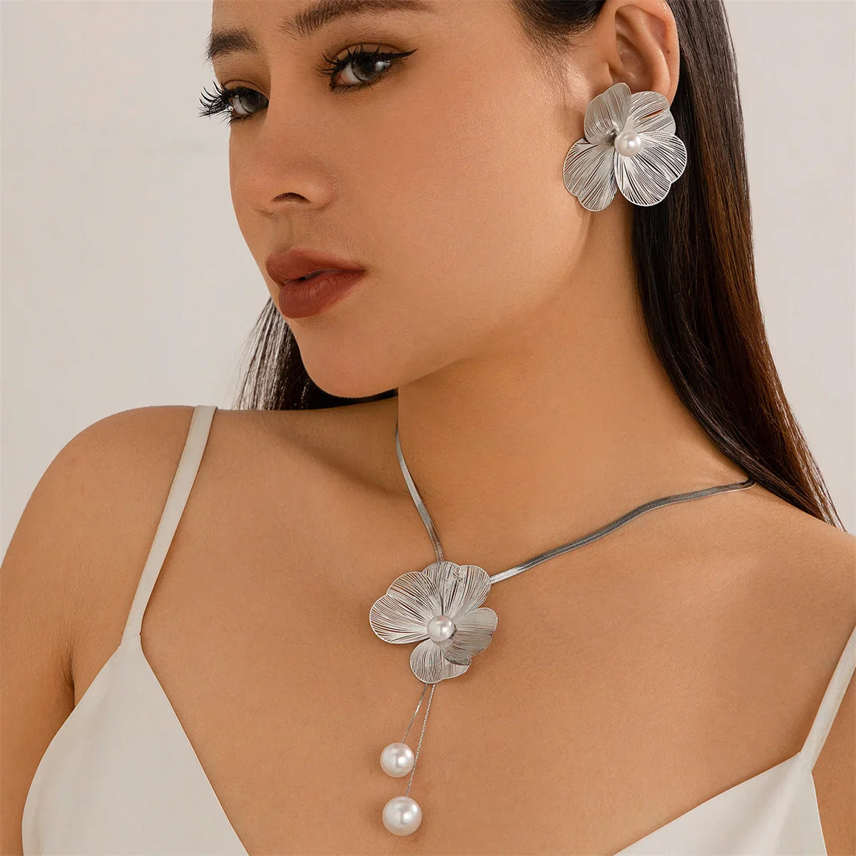 Romantic Flower Petal Imitation Pearl Pendant Choker Necklace and Stud Earrings Jewelry Set for Women