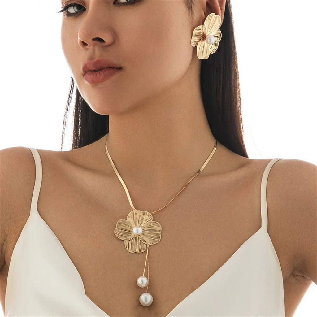 Romantic Flower Petal Imitation Pearl Pendant Choker Necklace and Stud Earrings Jewelry Set for Women