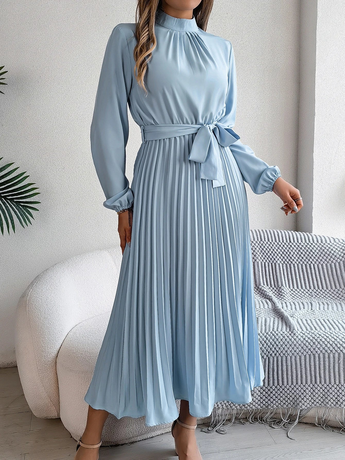 Elegant Pleated Long Sleeve Maxi Dress With Lace Up