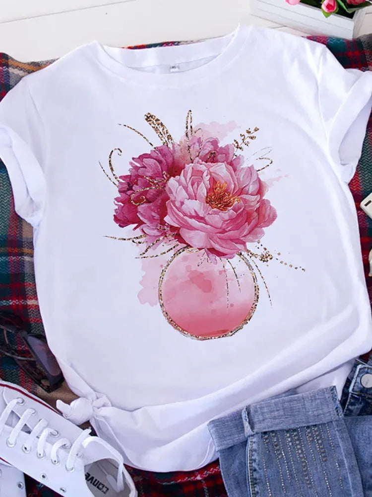 Graphic Printed T Shirt for Women with Leopard Love Design and Heart Print Short Sleeve Tee