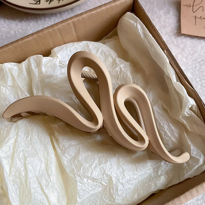 Solid Color Acrylic Wave Hair Claws for Women Versatile Shark Clip Hair Accessories