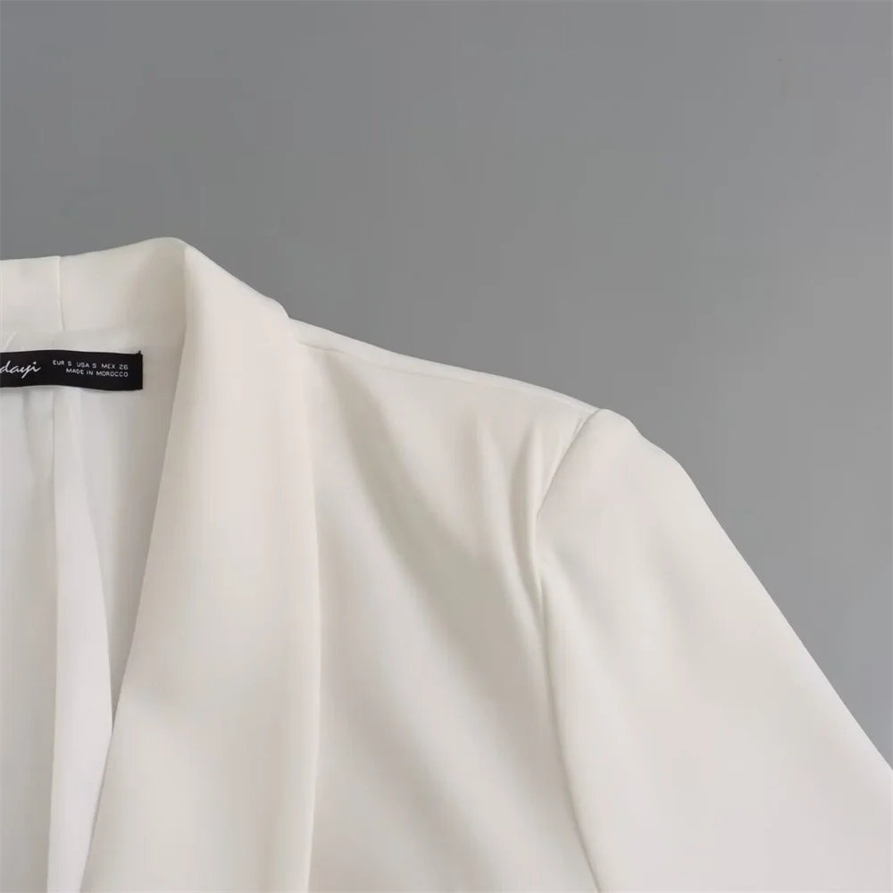 Elegant Women's Slim Fit Suit Set with Belt and Straight Leg Pants for Stylish Commuting