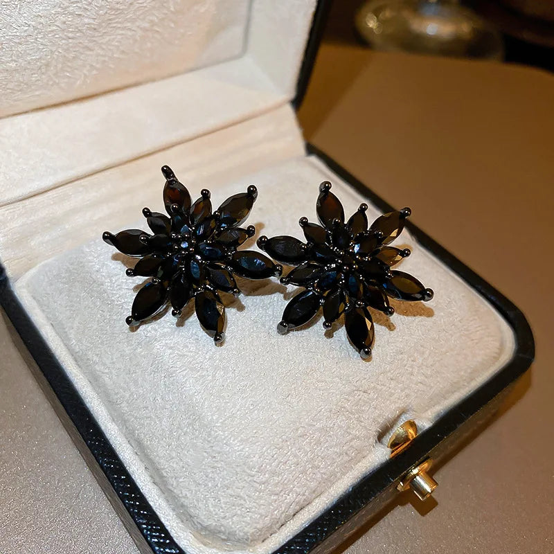 Korea Fashion Black Zircon Flower Stud Earrings for Women Shiny Wedding and Party Jewelry