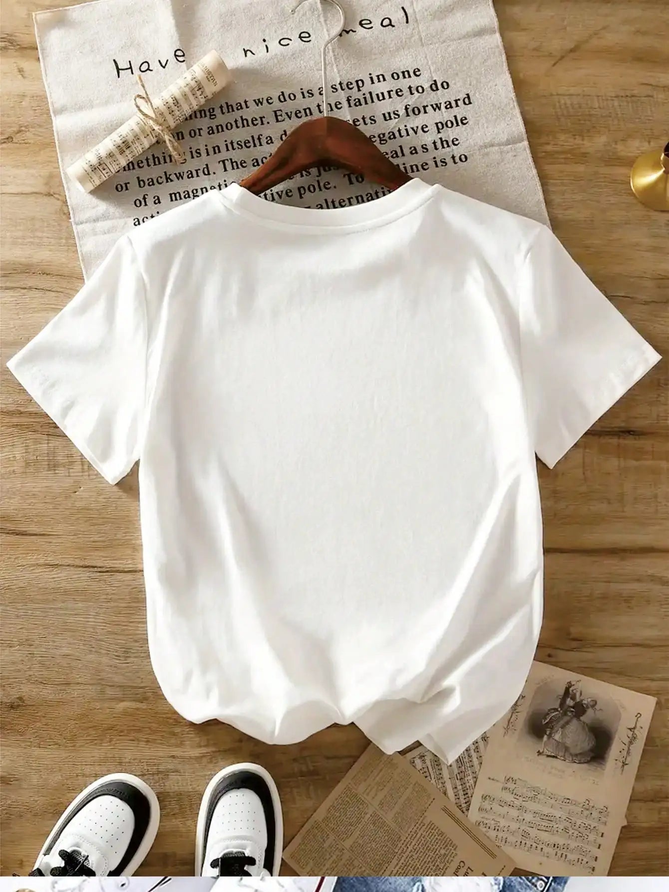 Ladies Blue Heart Patchwork Printed Short Sleeve T-Shirt for Casual Spring and Summer Wear