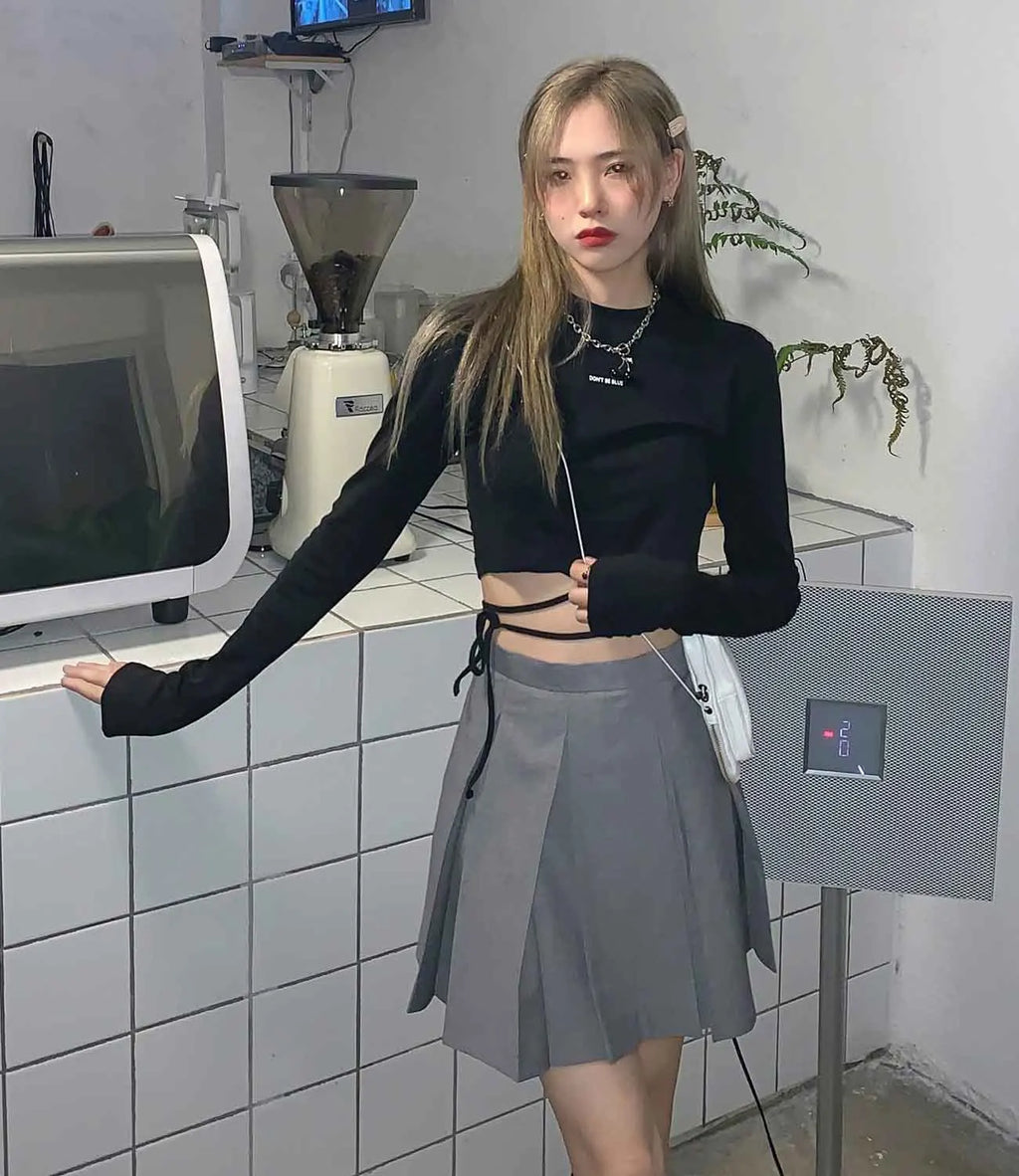 Long Sleeve Women's Crop Top Stylish Bandage Design for Spring Fashion