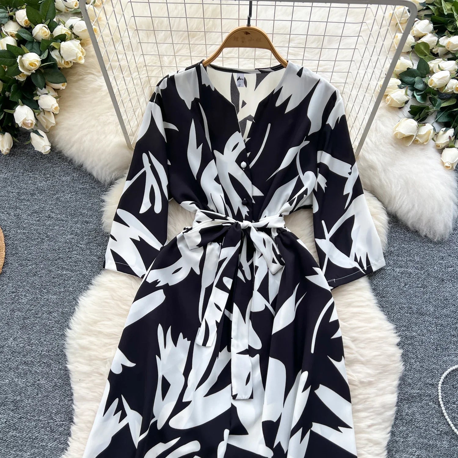 Women's Summer V-Neck Short Sleeve Lace-Up Waist Slim Fit Wide-Leg Printed Jumpsuit with Loose Straight Leg Design