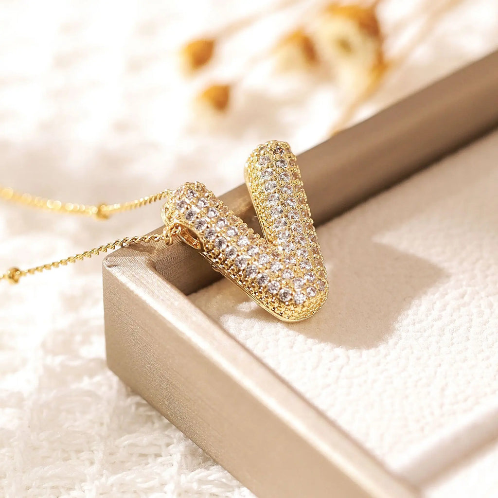 Exquisite Copper Gold-plated Zircon Pendant Minimalist Collarbone Chain Balloon Letter Necklace for Women