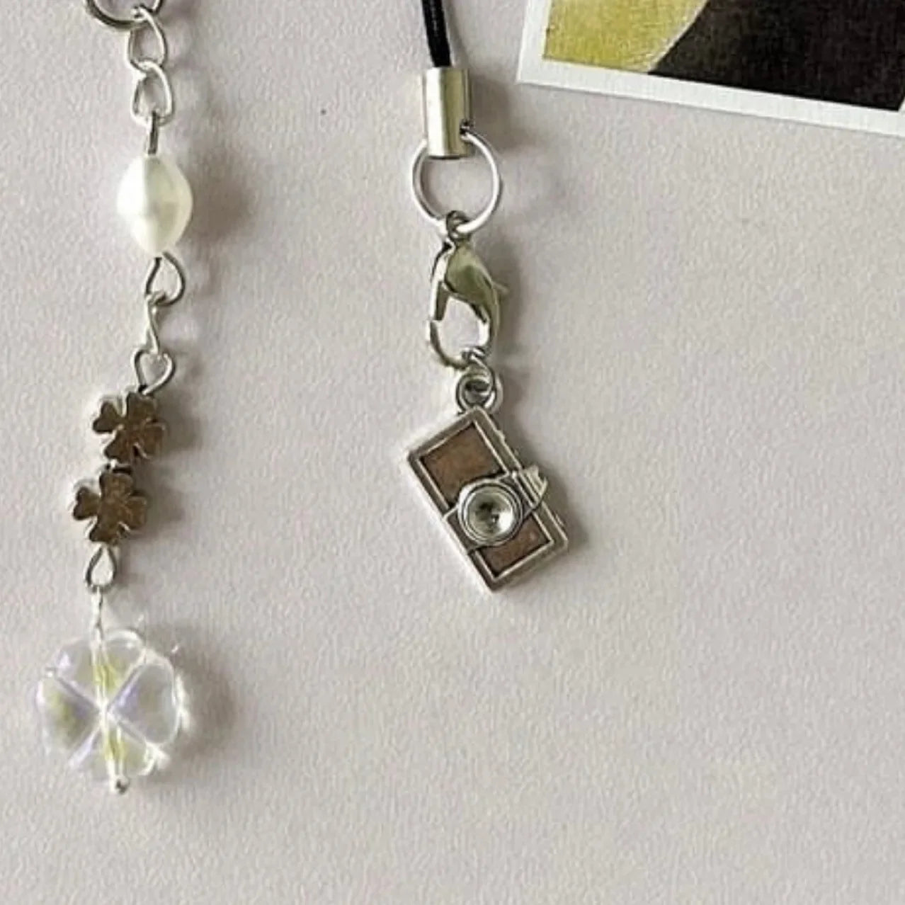 Kuronuma Sawako and Kazehaya Shouta Cosplay Keychain Kimi Ni Todoke Flower Pendant Phone Chain