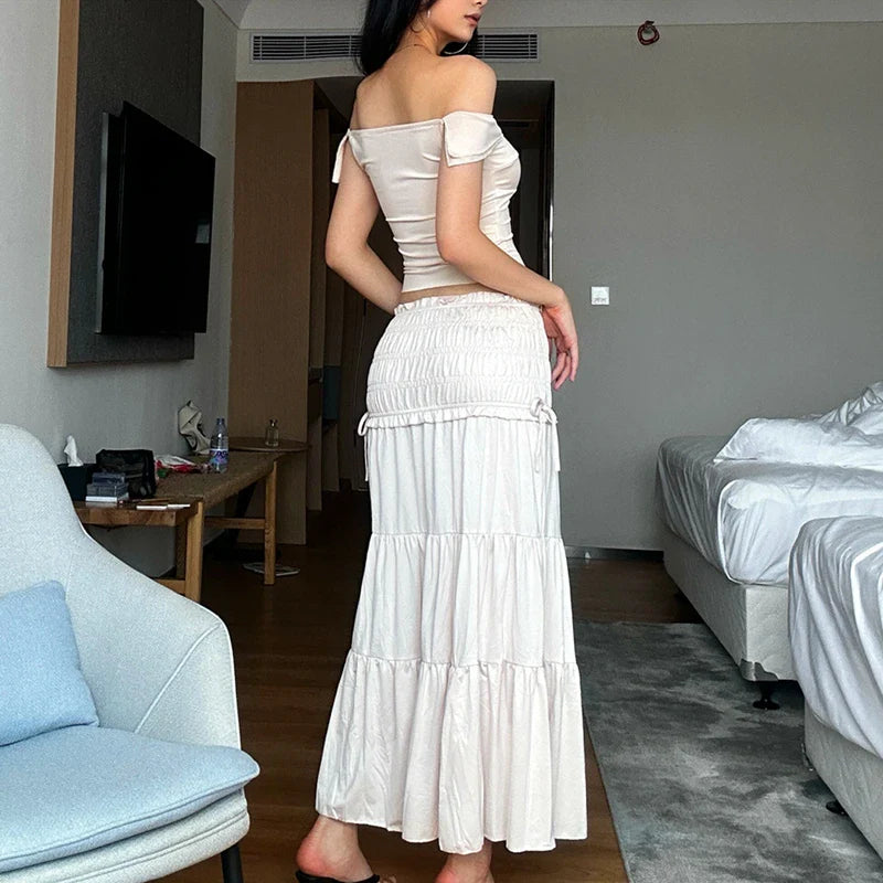 Elegant Slash-Neck Knit Twist T-Shirt and Vintage Slim Ruffle Cake Skirt Two-Piece Set for Women with French-Inspired Soft Feminine Design