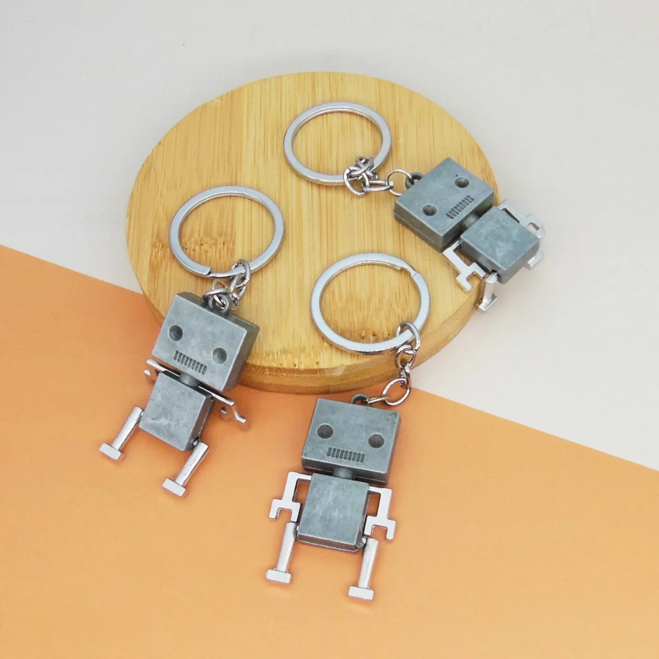 Creative Movable Robot Keychain Cute Cartoon Pendant for Fun and Playful Accessory