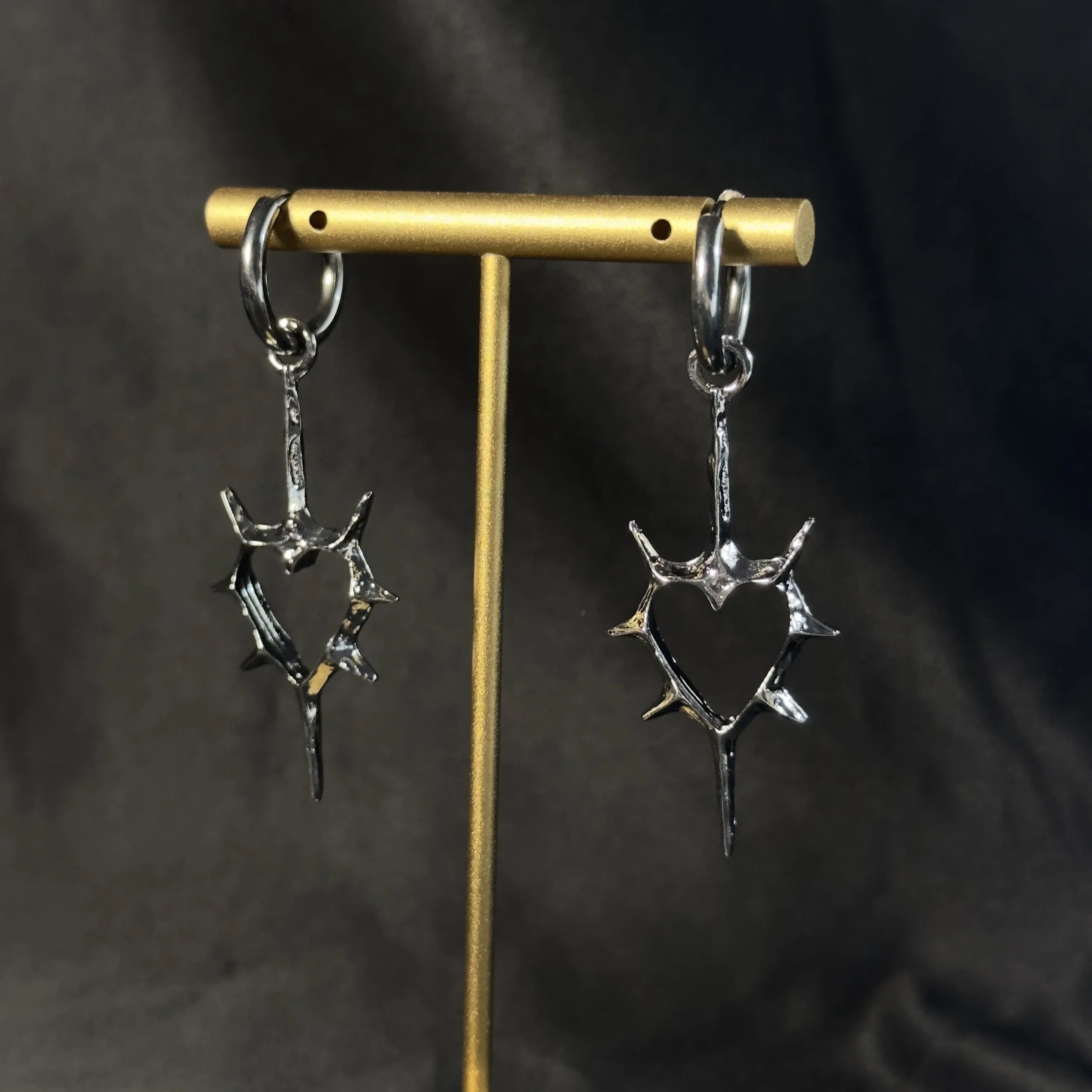 Retro Gothic Thorn Heart Design Earrings with Spikes - Unique Heart-Shaped Earrings for Holiday Parties and Gifts