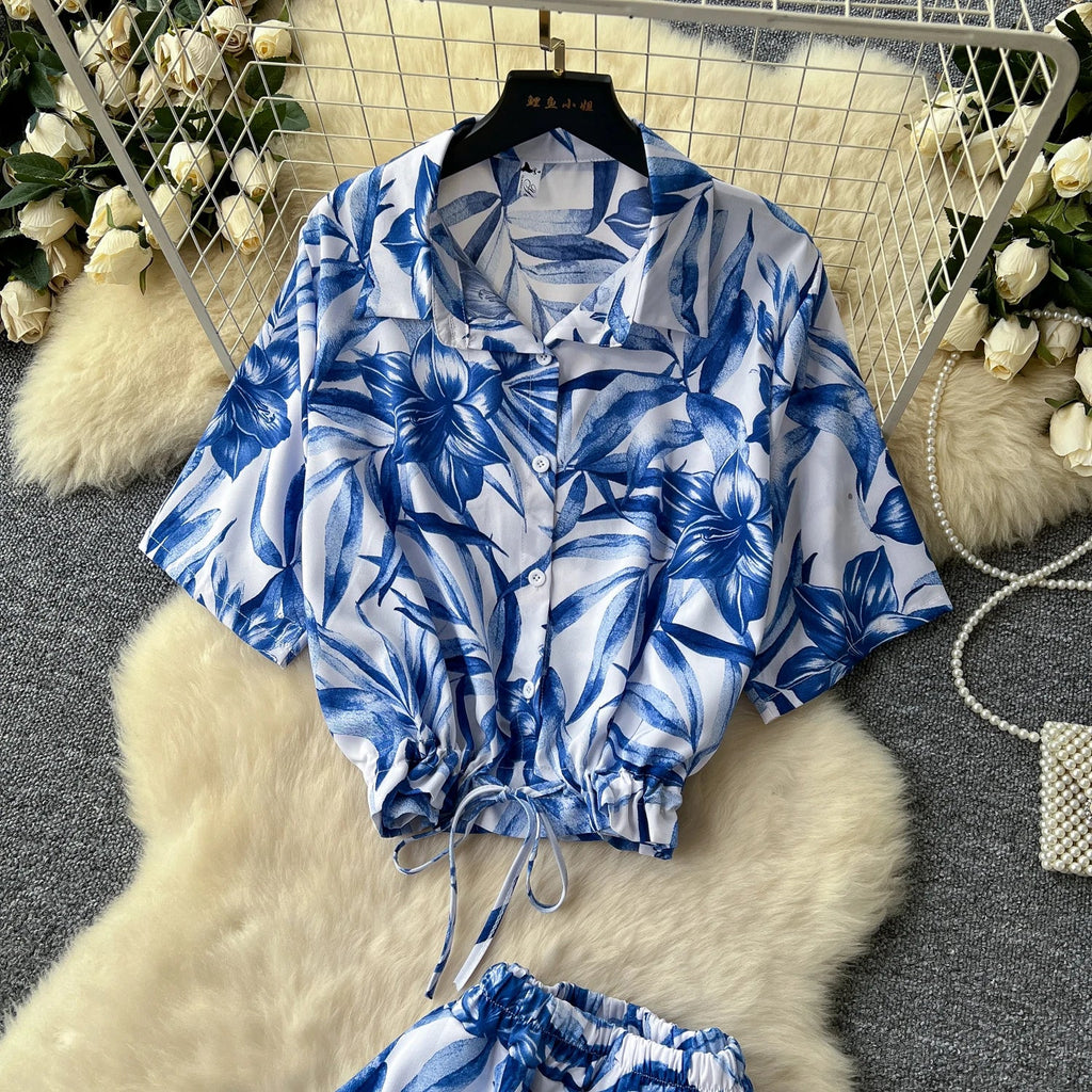 Summer Fashion Print Two Piece Set for Women with Loose Short Sleeve Tops and Elastic Waist Wide Leg Cropped Pants