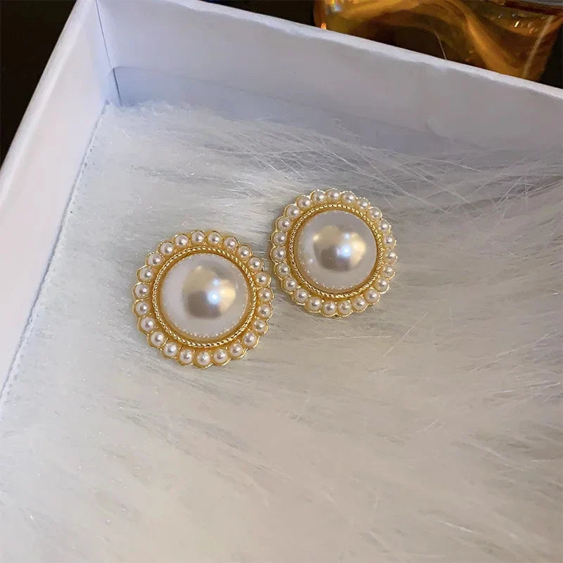 Elegant Gold U-shaped Hoop Earrings with Imitation Pearls for Weddings and Parties