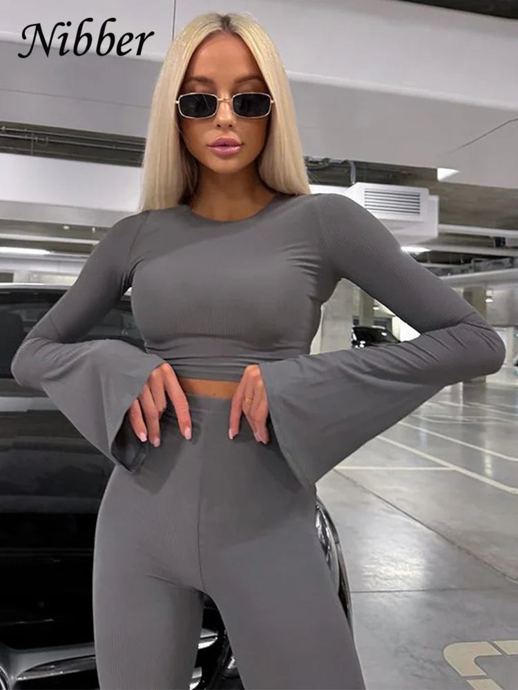 Women's Body-Shaping Tracksuit Set with Crop Top and Flare Leggings for Casual Sporty Style