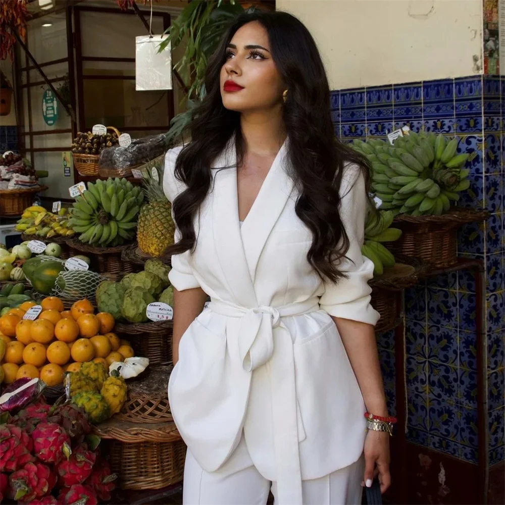 Elegant Women's Slim Fit Suit Set with Belt and Straight Leg Pants for Stylish Commuting