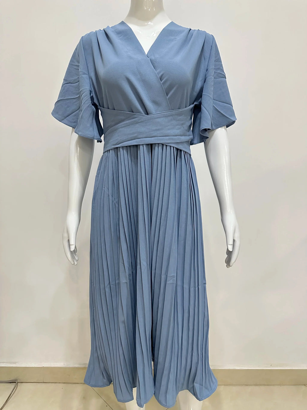 Summer V-Neck Pleated Dress With Lace Up Waist Long Skirt