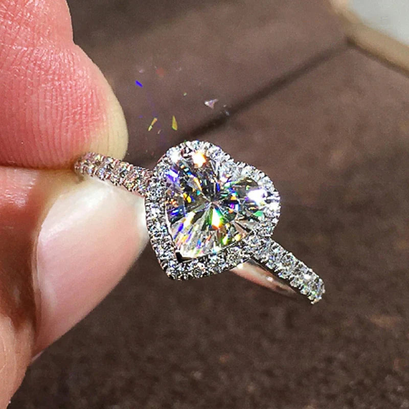 Aesthetic Heart Design Ring for Women Shiny Cubic Zirconia Engagement Jewelry
