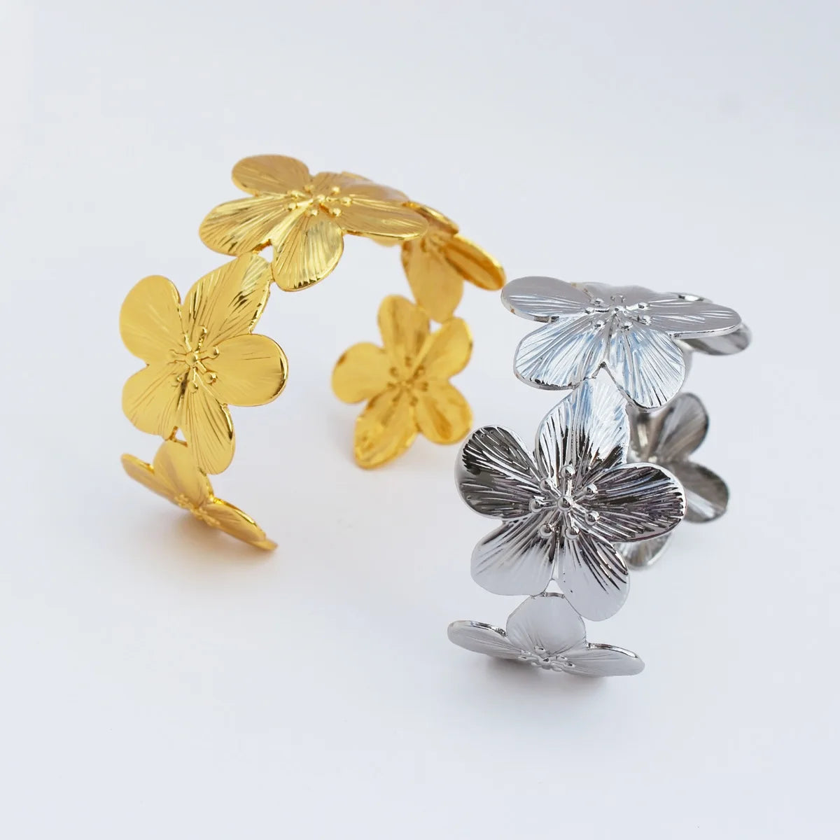 Women's Trendy Waterproof Stainless Steel Flower Bracelet for Travel and Parties