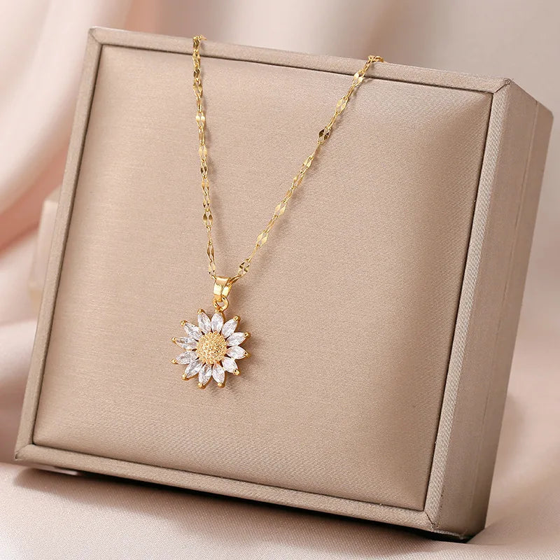 Trendy 18K Gold Plated Sunflower Stainless Steel Necklace for Women Clavicle Chain Jewelry Gift