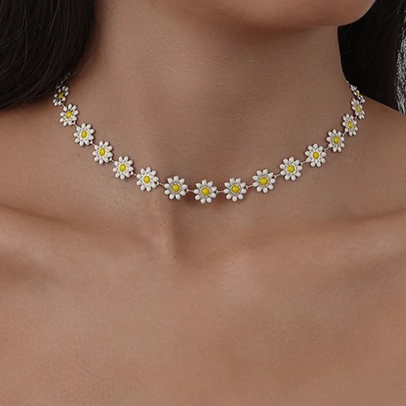 Kpop Flower Daisy Choker Necklace for Women - Gold Clavicle Chain Fashion Jewelry Gift