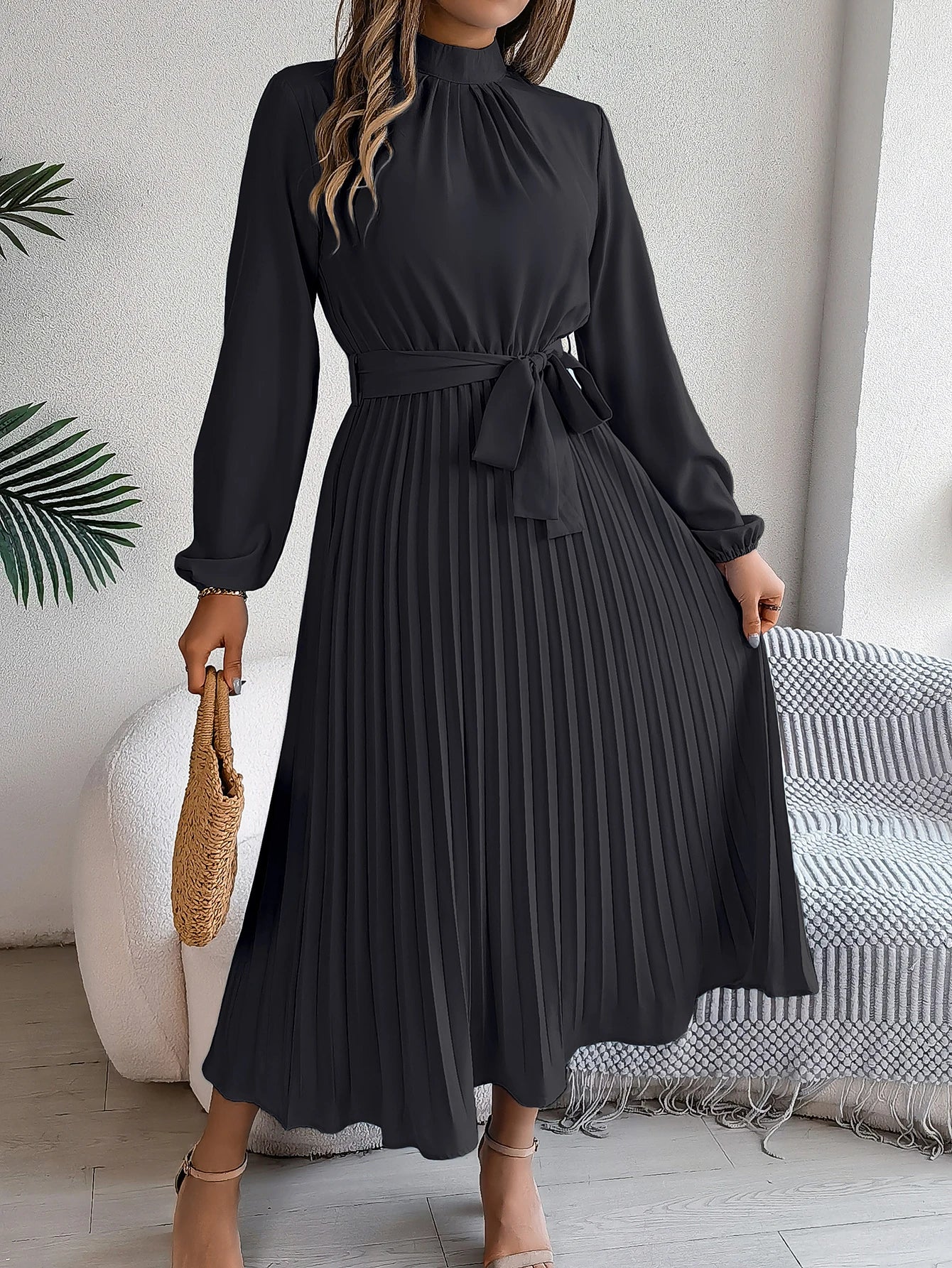 Elegant Pleated Long Sleeve Maxi Dress With Lace Up