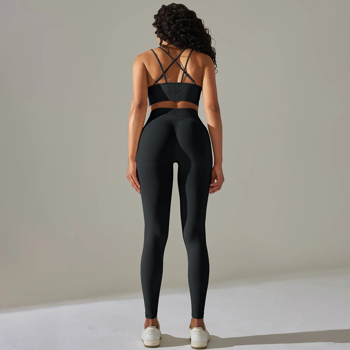 Women Yoga Set Seamless Sports Bra and Leggings for Gym Fitness and Workouts