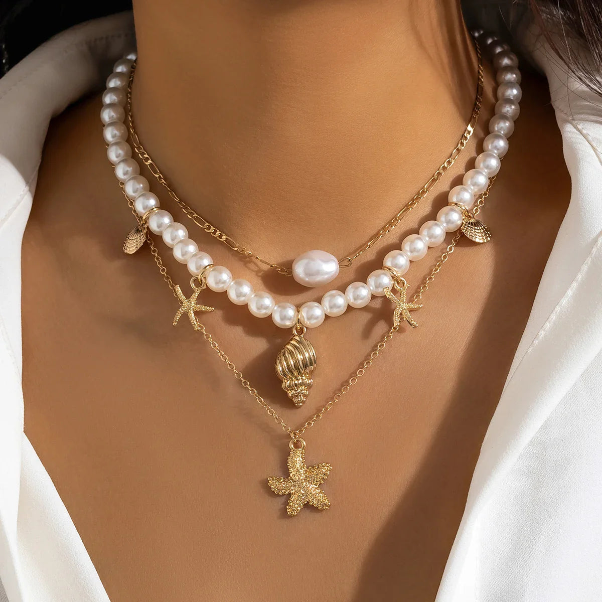 Gold Starfish Pendant Necklace with Imitation Pearl Beads Vintage Choker for Women