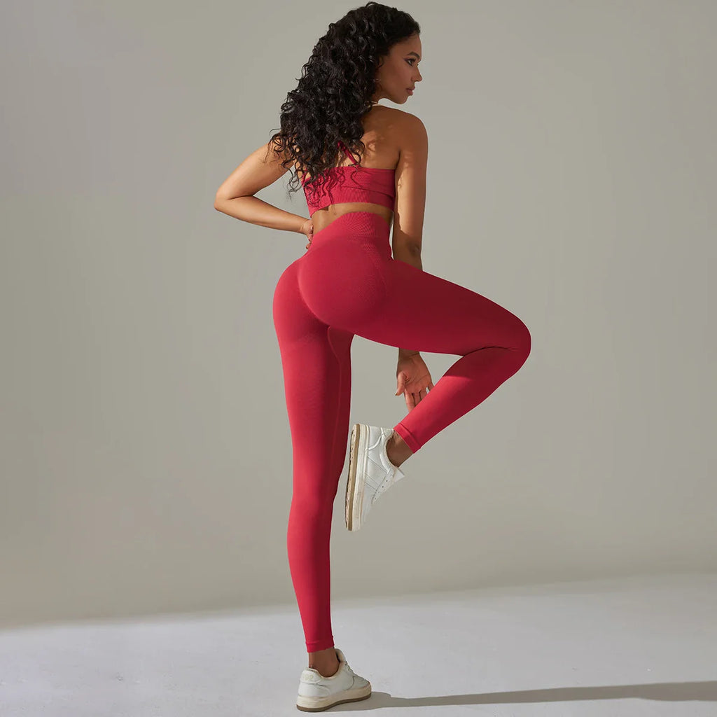 Women Yoga Set Seamless Sports Bra and Leggings for Gym Fitness and Workouts