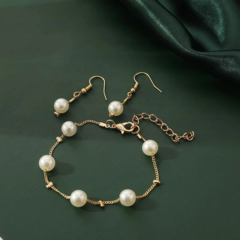 Gold-Plated Imitation Pearl Necklace Earring Bracelet Set for Ladies with Elegant Tassel Design