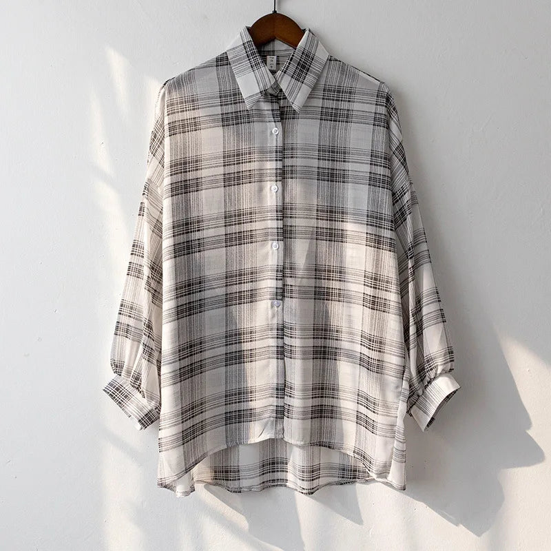 Breezy Oversized Plaid Shirt for Women Long Sleeve Collared Button-Down Blouse Casual Spring Summer Boyfriend Style Top