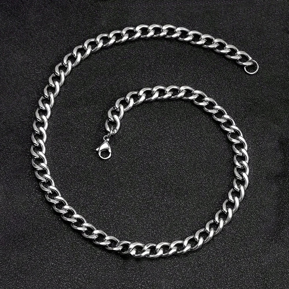 Classic Cuban Link Chain Necklace for Men and Women - High Quality Smooth Fashion Jewelry Suitable for All Occasions