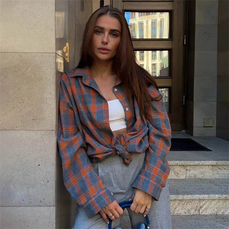 Vintage Plaid Oversized Loose Shirt for Women Long Sleeve Lapel Button Pocket Casual Blouse Autumn Winter Fashion Top