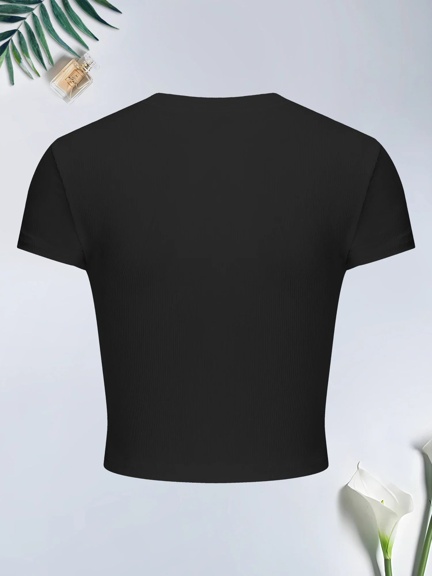 Casual White Short Sleeve T-Shirt for Women Slim Fit Summer Top