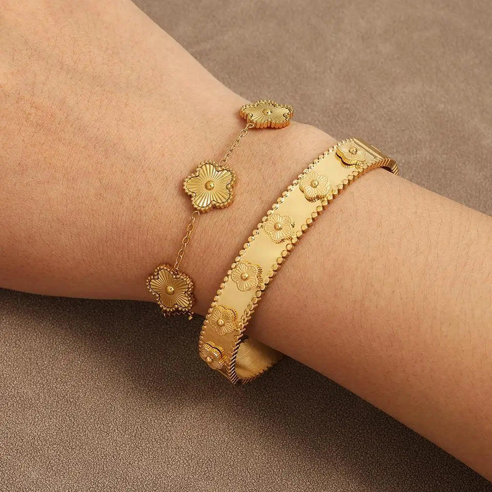 Minimalist 18K Gold Plated Flower Bracelet for Women with Plum Blossom Design and Cuban Chain for Daily Wear Jewelry Gift