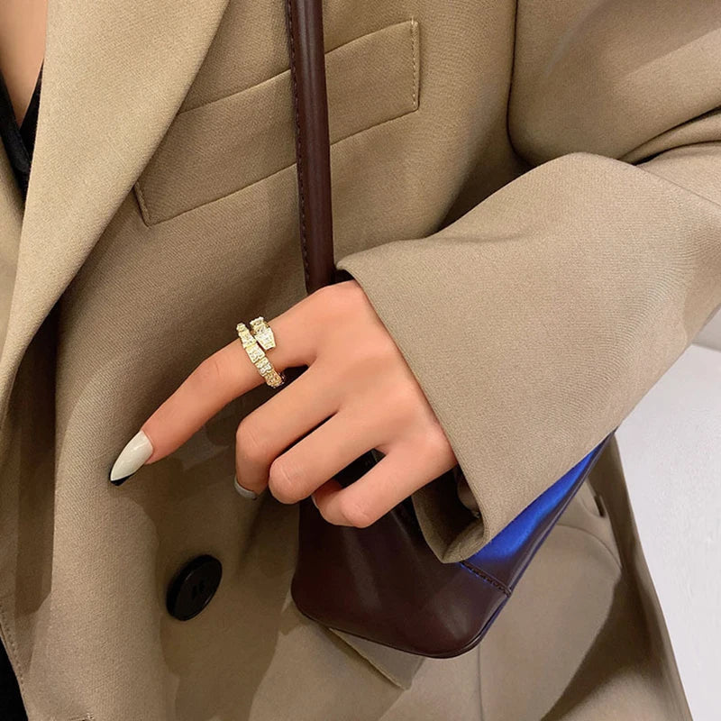 Trendy Snake Bone Shape Open Rings for Women with Crystal in Gold and Silver Color Copper Jewelry Gift
