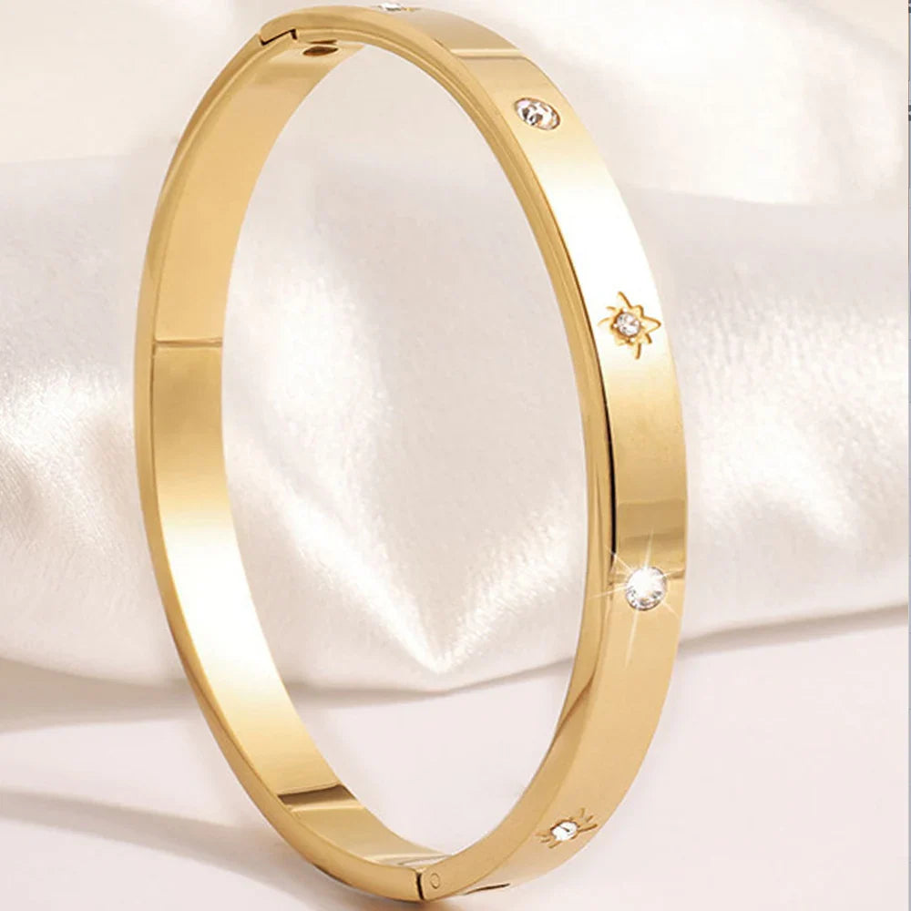 Stainless Steel Four-Leaf Clover Lucky Bracelet for Women Stylish Gold Nail Bangle