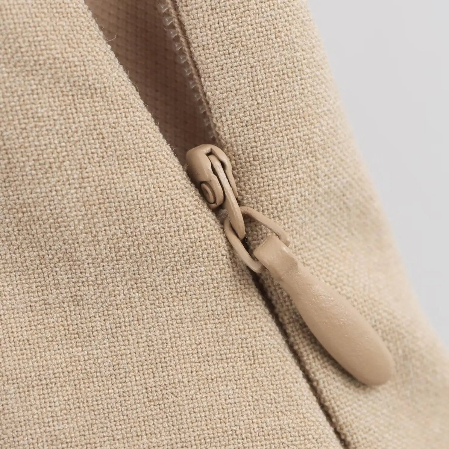 Elegant Sleeveless Pleated Dress With Vest Style Chic