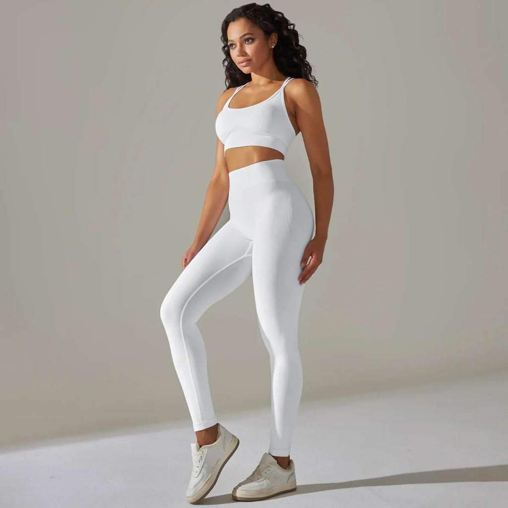 Women Yoga Set Seamless Sports Bra and Leggings for Gym Fitness and Workouts