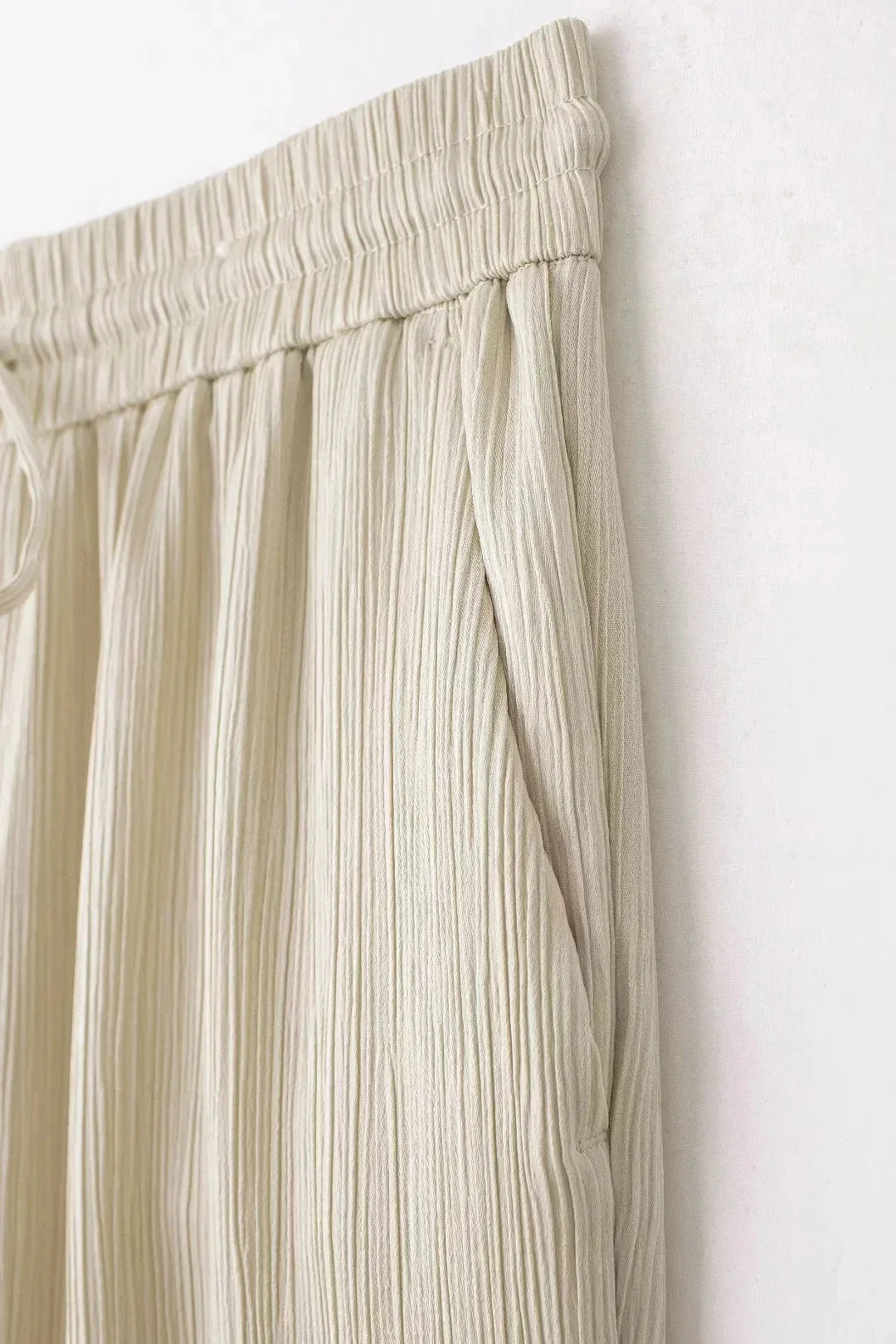 Elegant Women Blazer Pant Suit Set with Wrinkle Effect Double Breasted Long Sleeve Coat and Straight Trouser for Office Wear