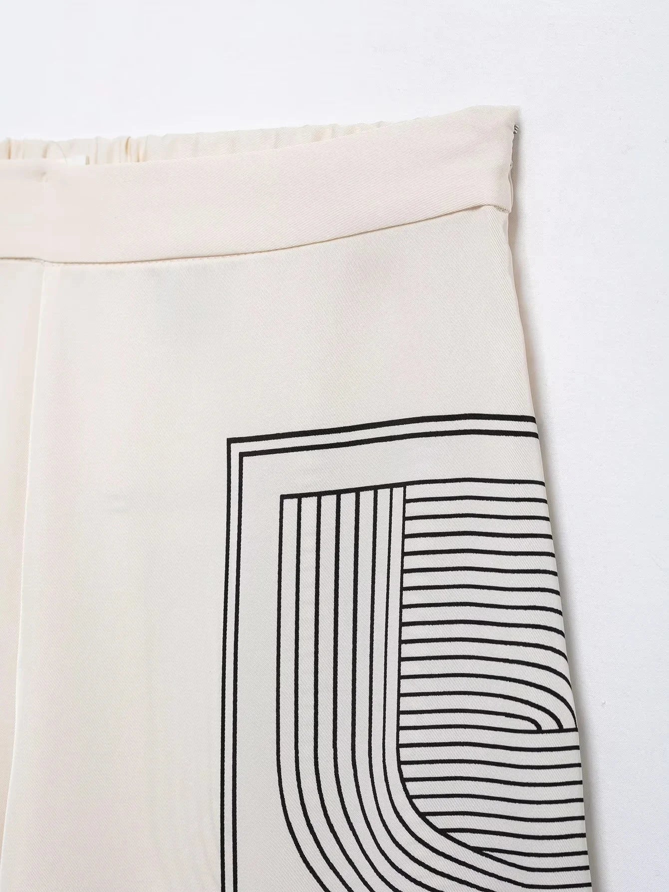 Stylish Women's Suit Set with Long Sleeve Shirt and Wide Leg Pants in Creamy Base and Geometric Patterns