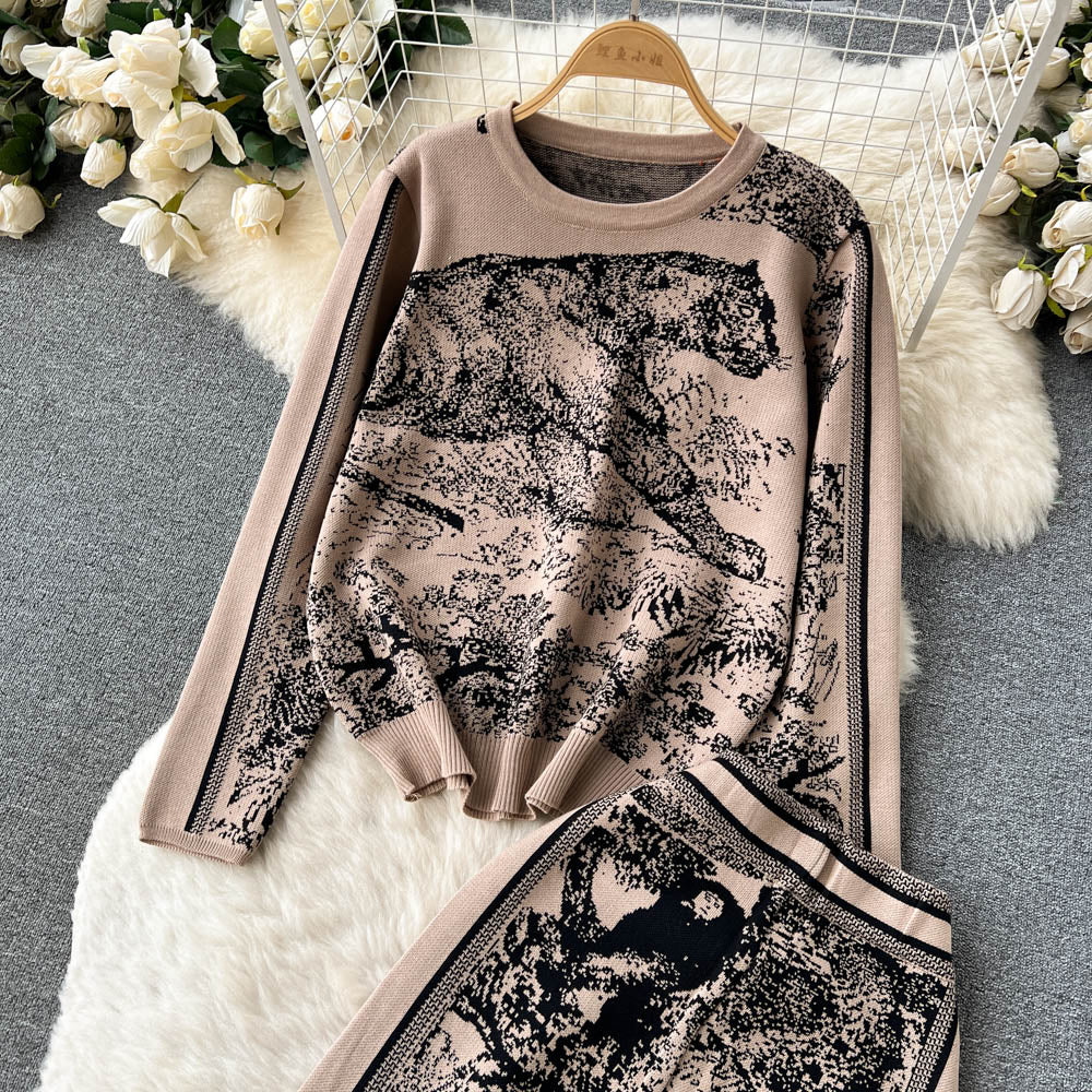 Casual Women Two Piece Knitted Tracksuit Set with Elegant Sweater and Pants for Winter Comfort