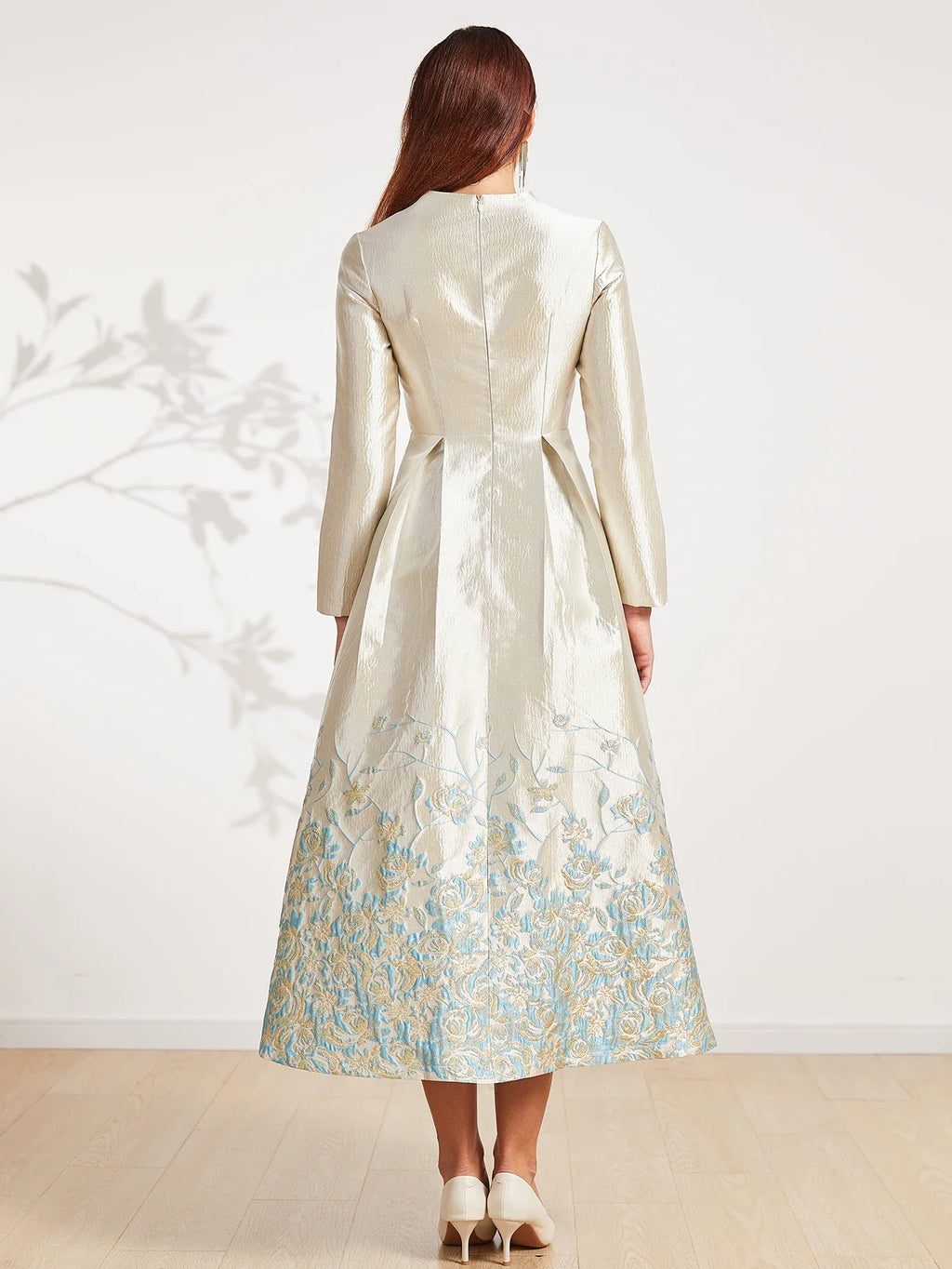 Elegant Jacquard Maxi Dress With Floral Embroidery Pattern