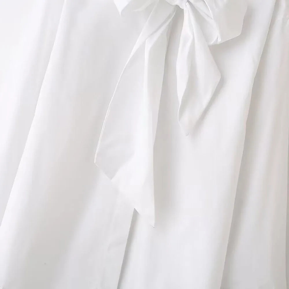 Pure White Slim Fit Poplin Shirt with Elegant Bow Decoration Lightweight Spring and Summer Fashion Top