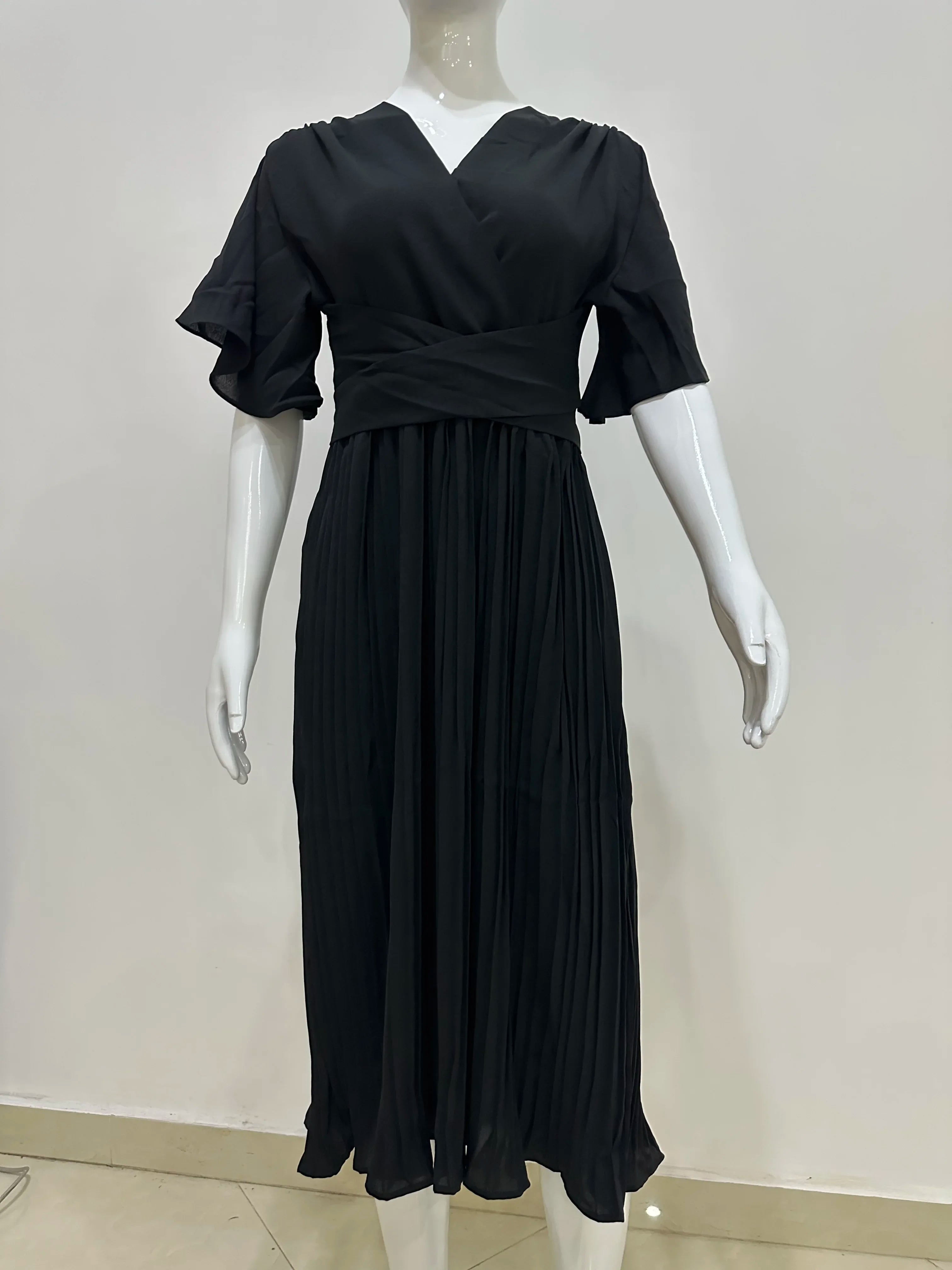 Summer V-Neck Pleated Dress With Lace Up Waist Long Skirt