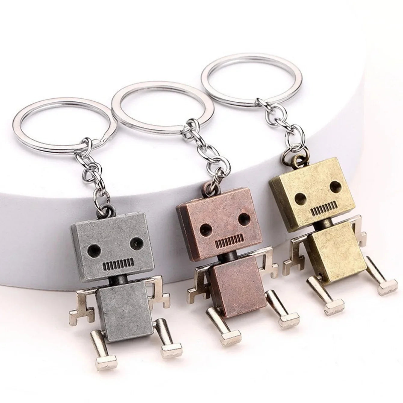 Creative Movable Robot Keychain Cute Cartoon Pendant for Fun and Playful Accessory