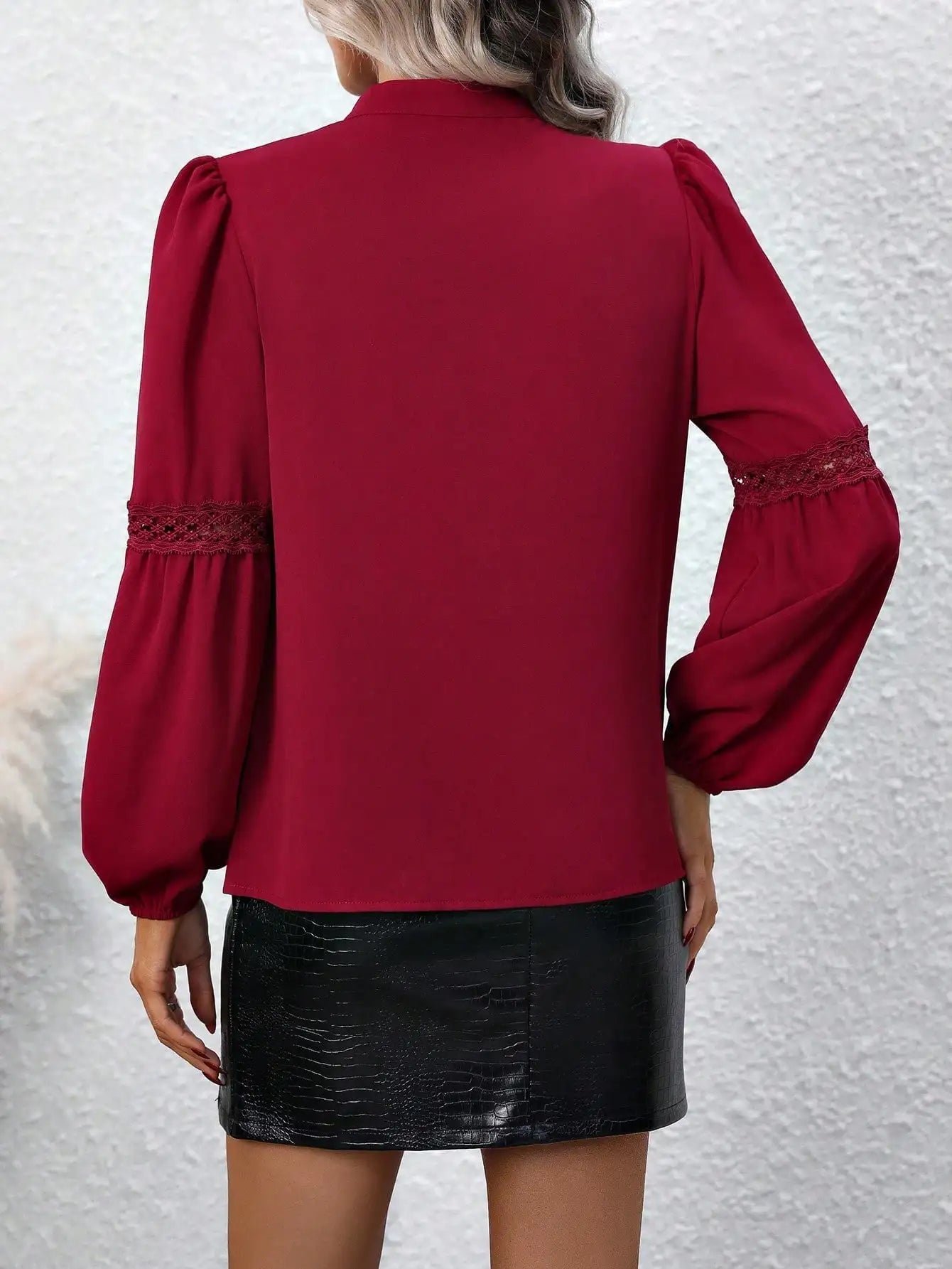 Elegant Small Crew Neck Button Cardigan with Lace Patchwork Long Sleeve Casual Women's Shirt