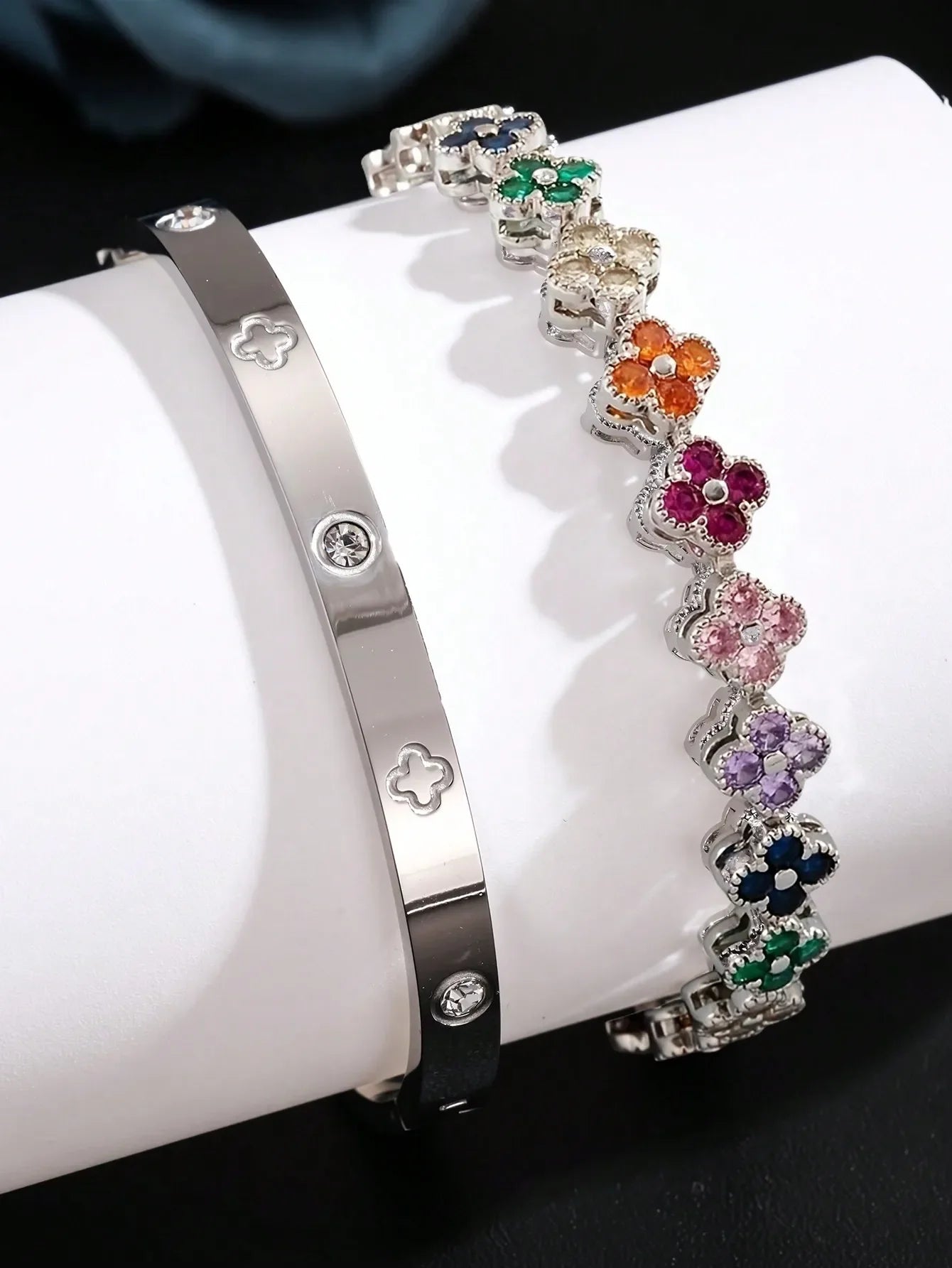 Delicate Lucky Clover Women Bracelet with Geometric Design and Crystal Embellishments in High Quality Stainless Steel